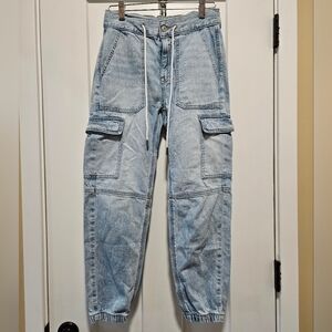 American Eagle Light Wash Cargo Jogger Jeans – Size 00 Short